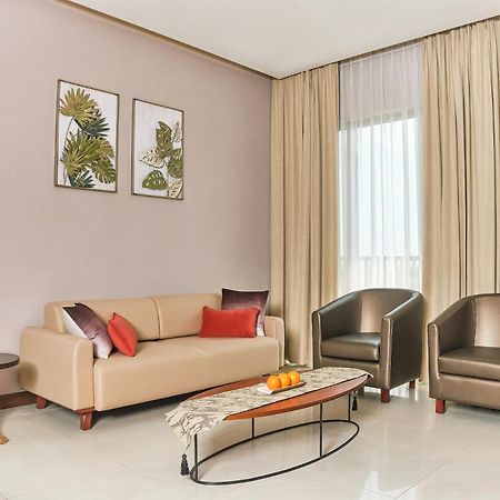 Le Premier Hotel Deltamas Cikarang Room photo