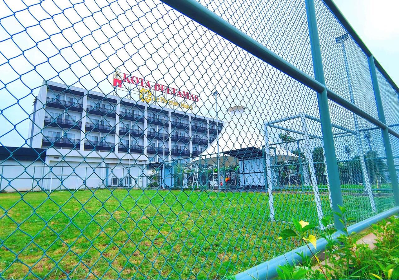 Le Premier Hotel Deltamas Cikarang Exterior photo