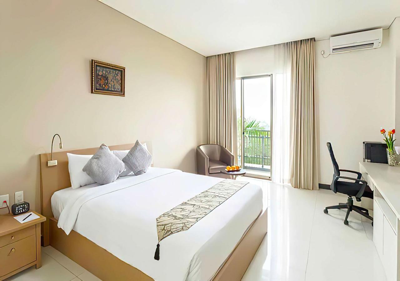 Le Premier Hotel Deltamas Cikarang Exterior photo