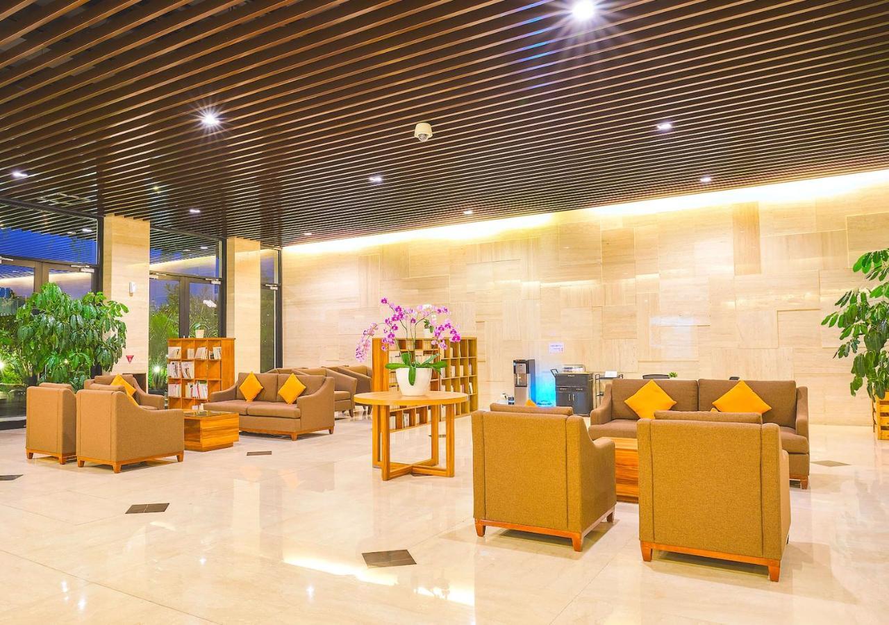 Le Premier Hotel Deltamas Cikarang Exterior photo