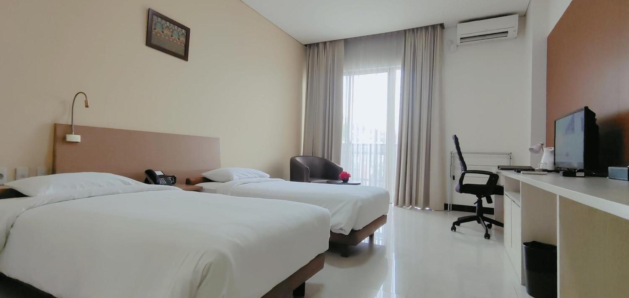 Le Premier Hotel Deltamas Cikarang Exterior photo