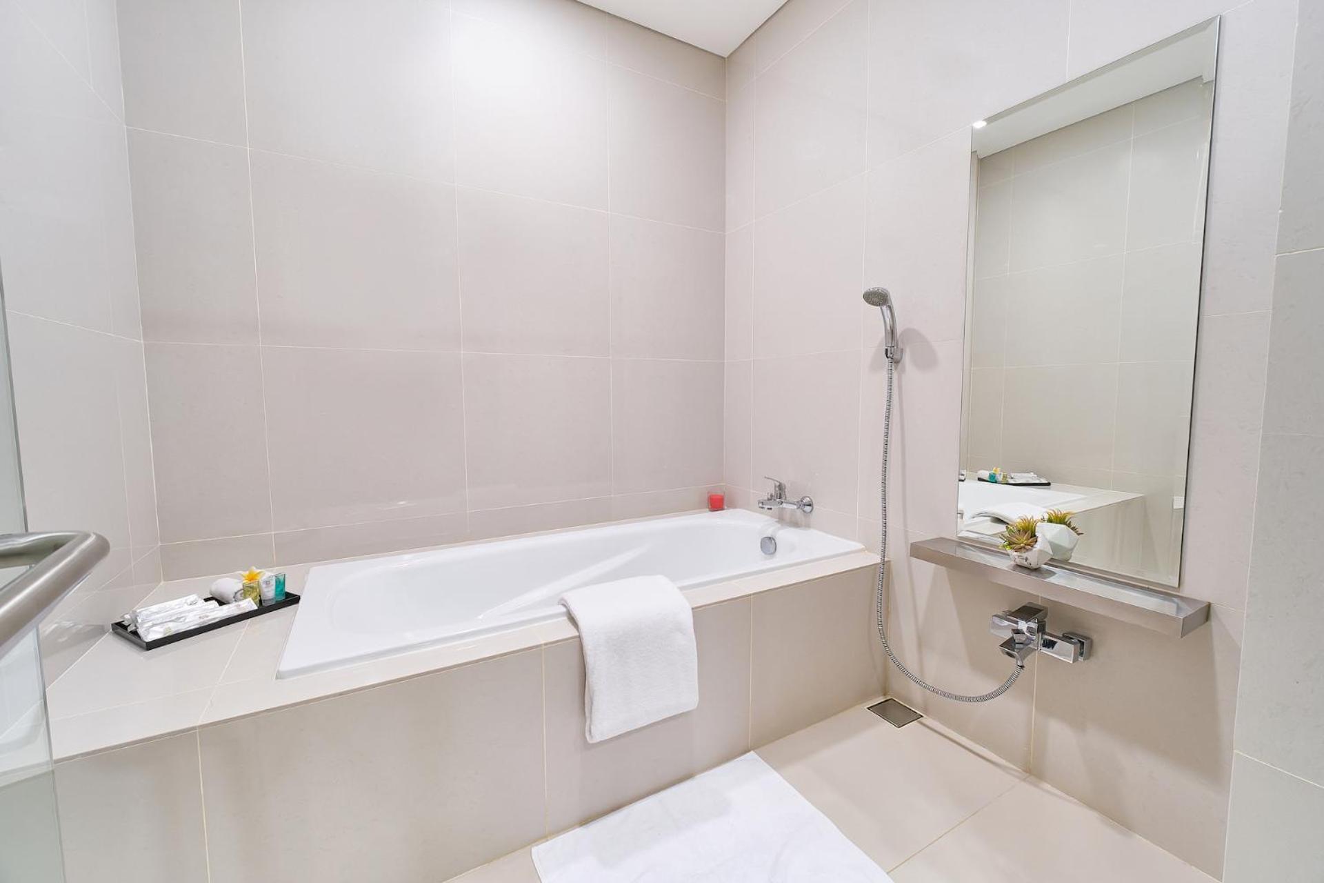 Le Premier Hotel Deltamas Cikarang Room photo