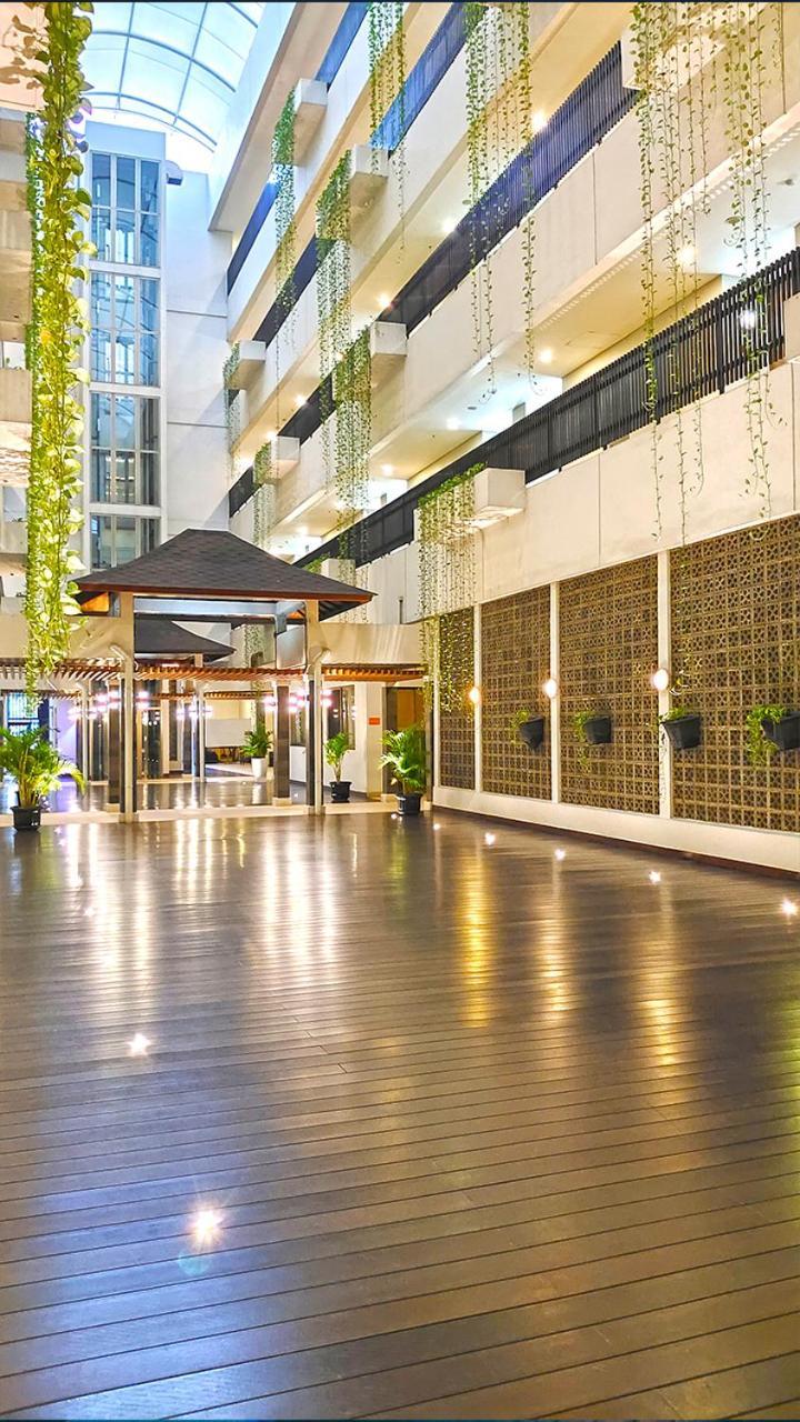 Le Premier Hotel Deltamas Cikarang Exterior photo